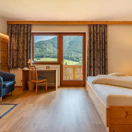 Hotel Wiesenhof, Direkt Am 4*